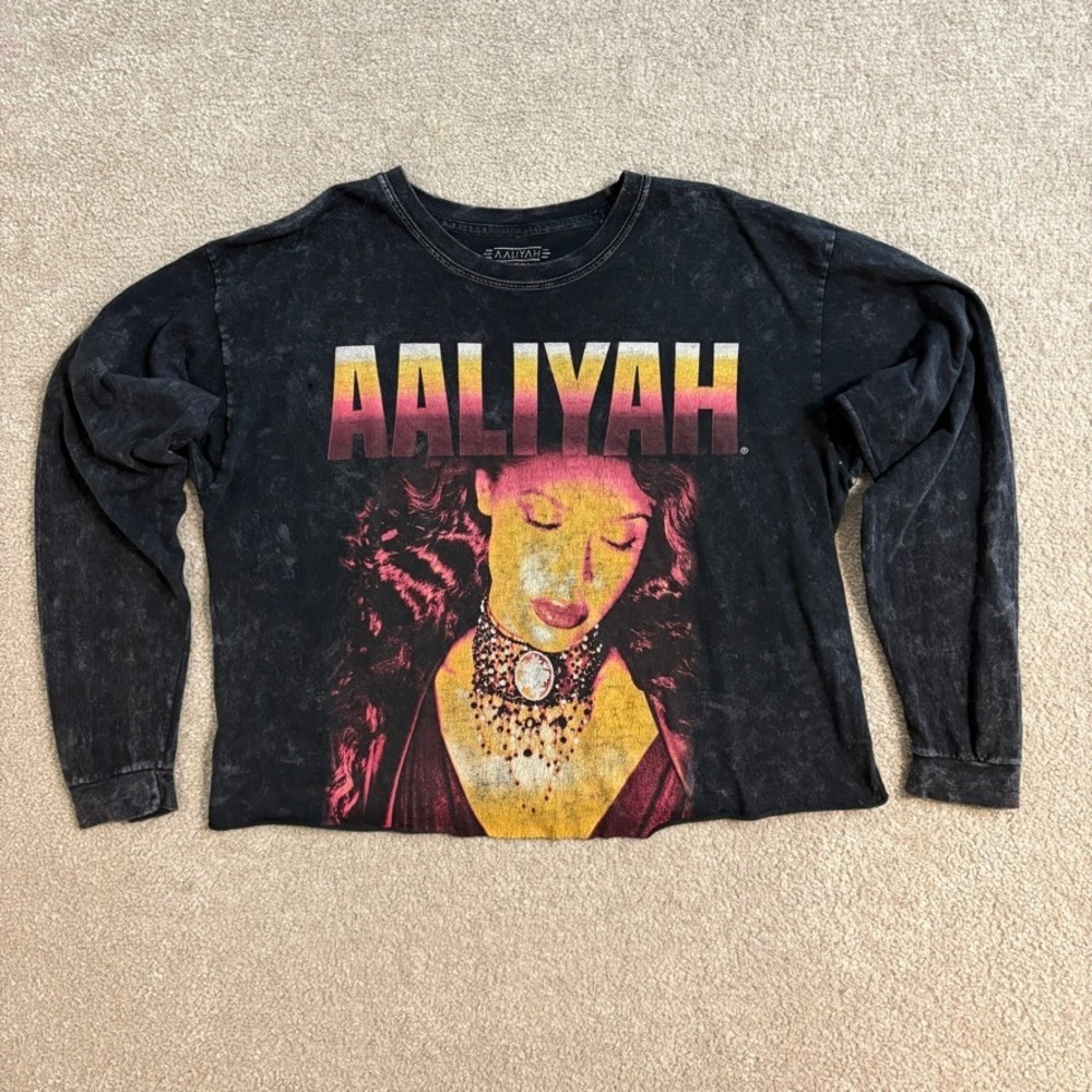 Aaliyah Graphic Tee Long Sleeve Crop Top Black Mineral Wash‎ Large